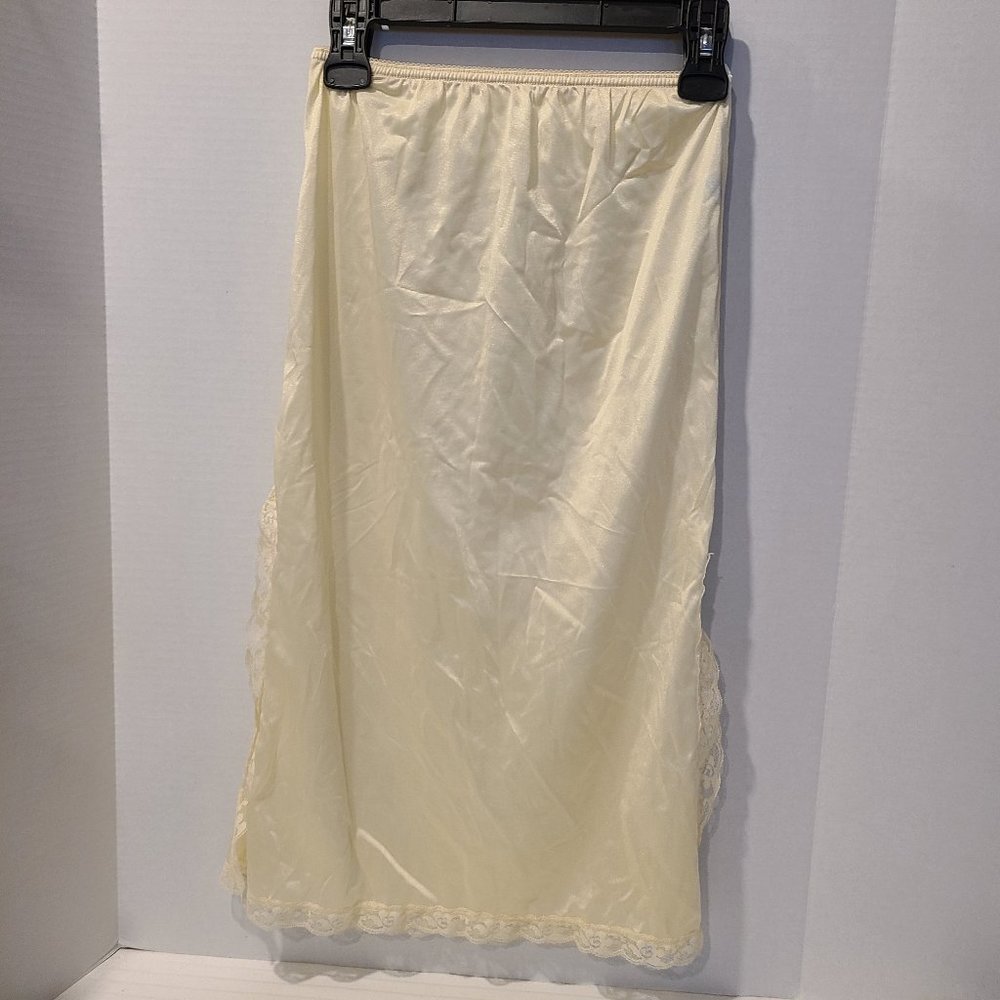 Small-Vintage Mel lin half slip Skirt-Double Slit Lace-Ivory/Champagne-Pull on